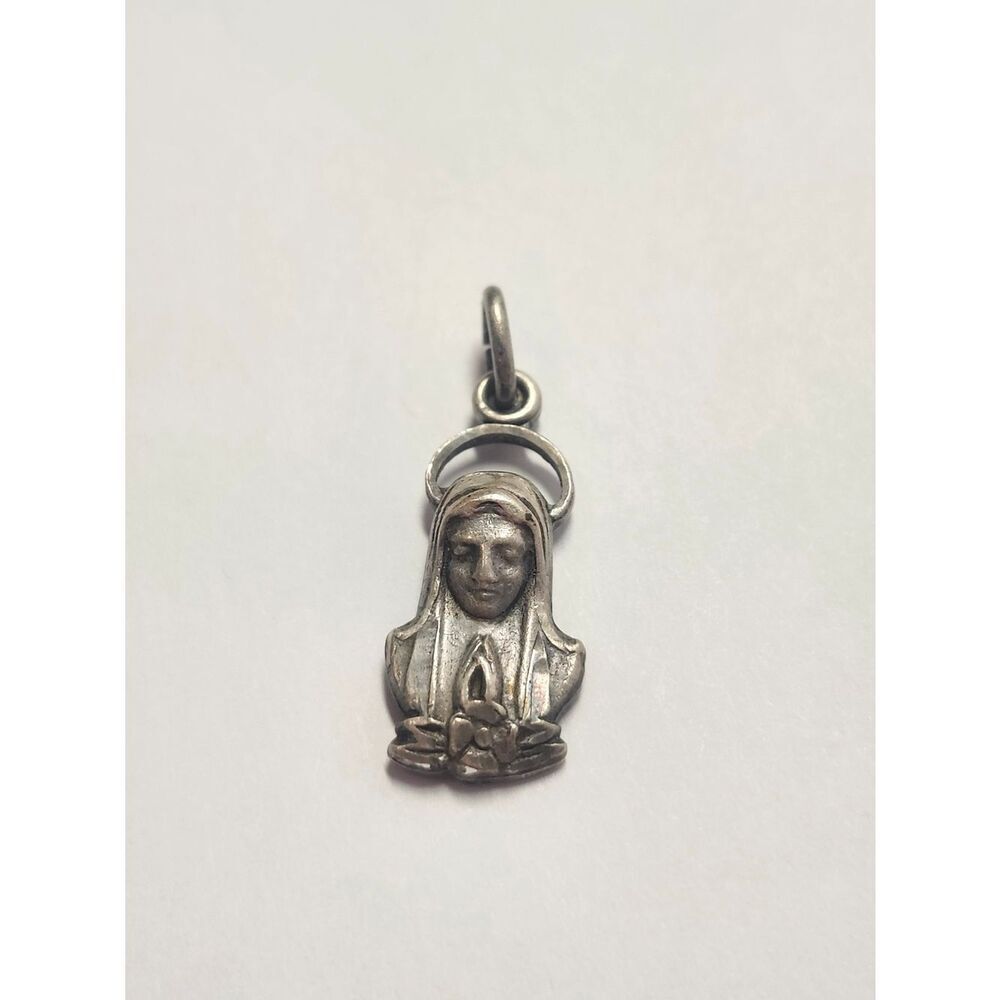 Vintage Creed STERLING SILVER Religious Praying Virgin Mary Pendant Rare!